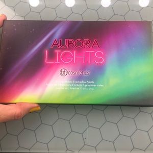 BH Cosmetics Aurora Lights